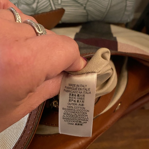BURBERRY Large Signature Buckle Bag - Picture 13 of 16